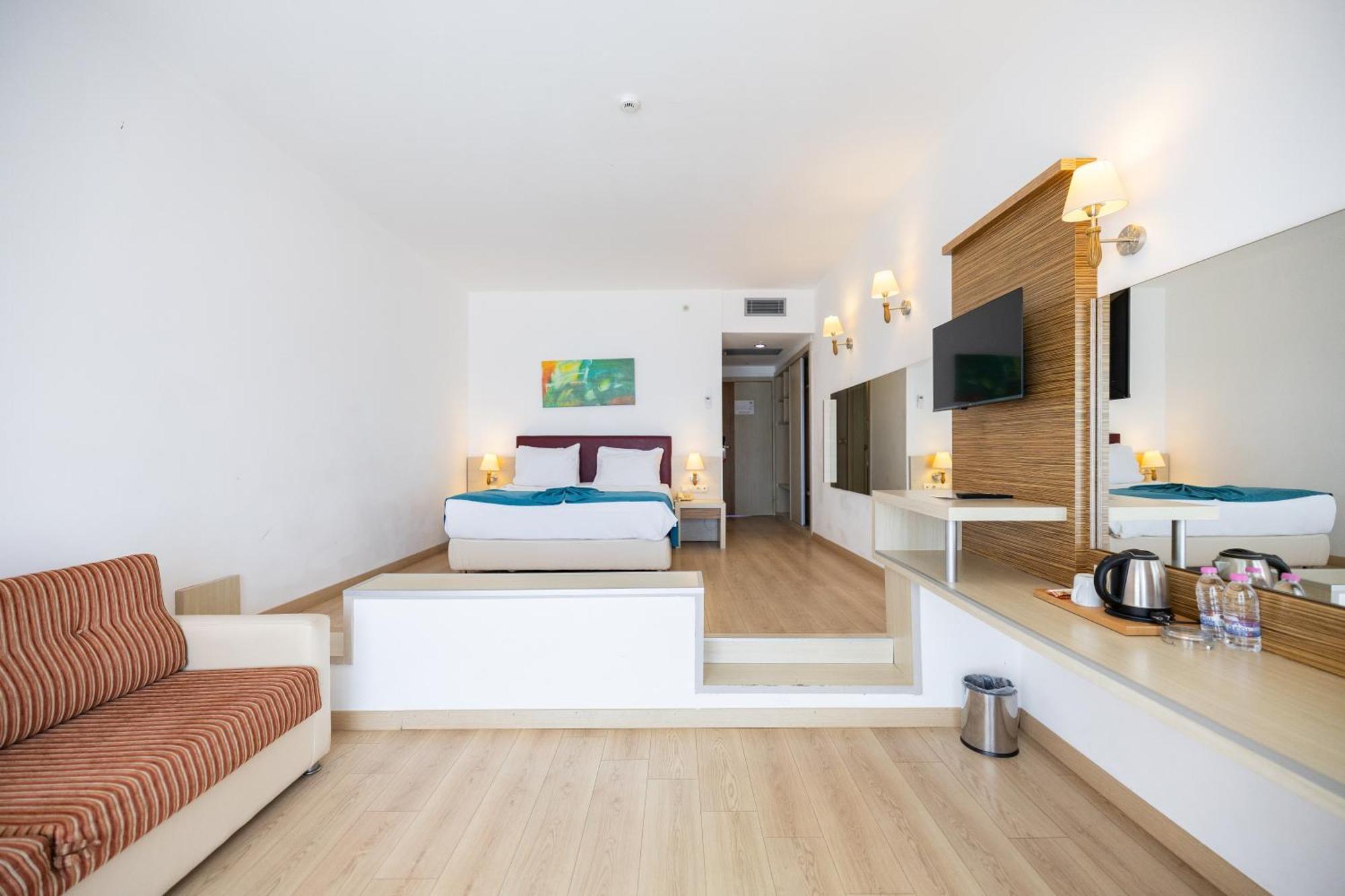 Azure By Yelken Hotel Turgutreis Exterior foto