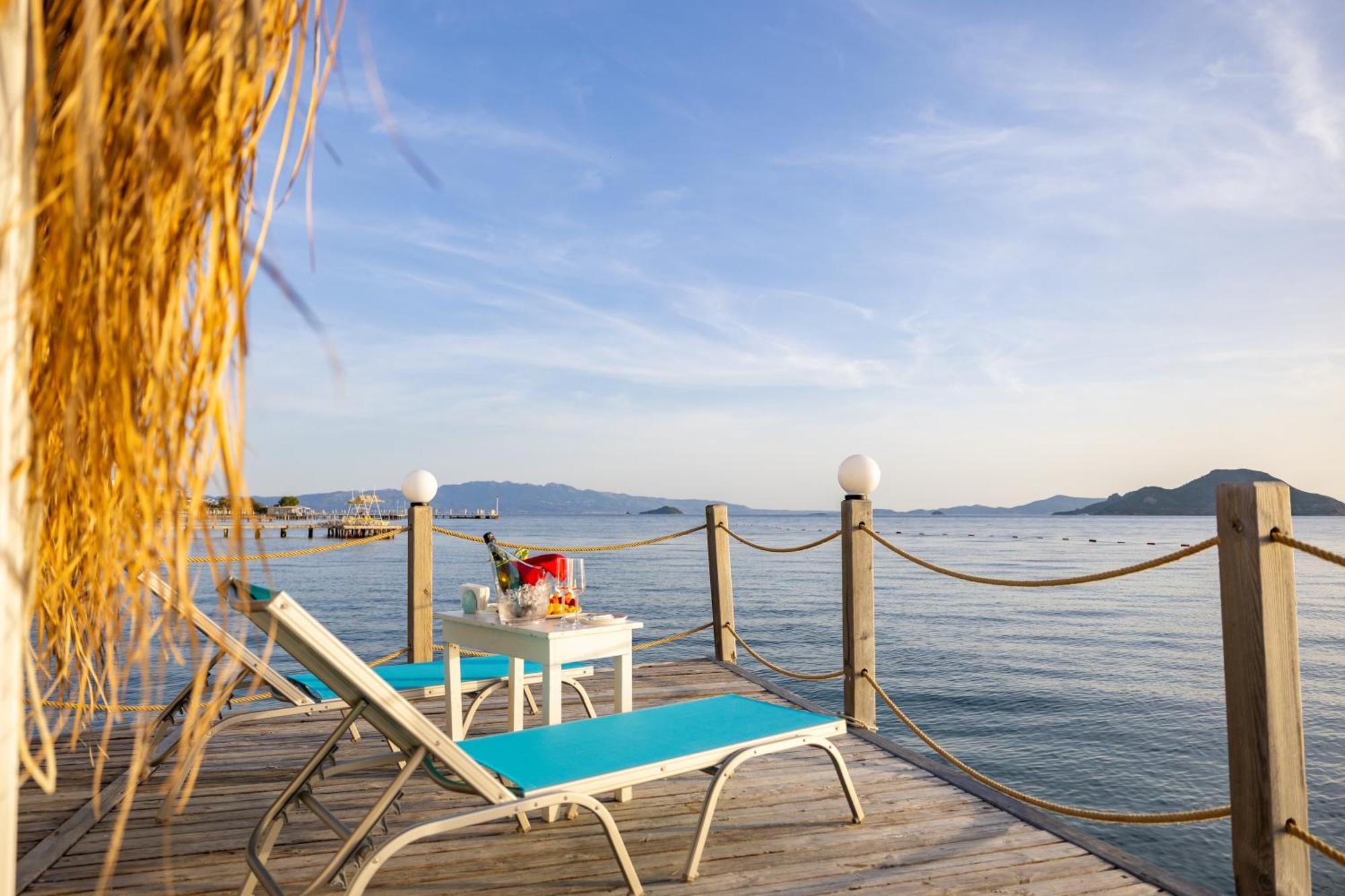 Azure By Yelken Hotel Turgutreis Exterior foto